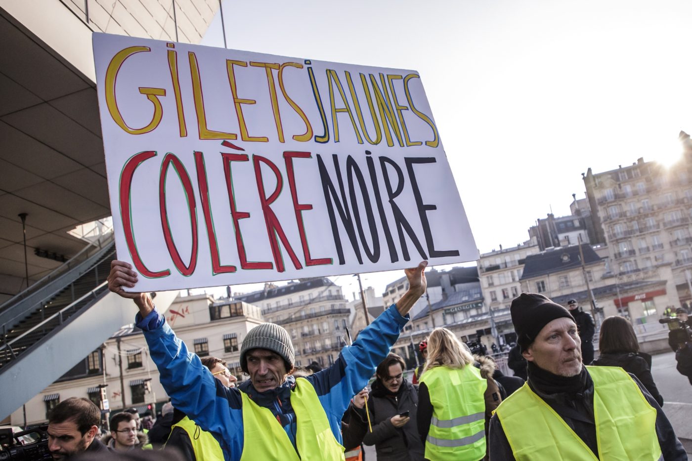 A hetedik hétre csökkent a sárgamellényes tiltakozók létszáma Franciaországban