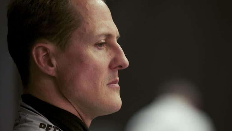 Michael Schumacher állítólag újra tud járni!