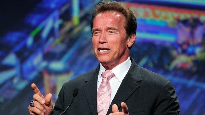 Schwarzenegger is látja, hogy az orosz népnek "hazudnak a vezetői"