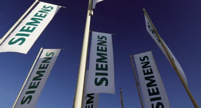 Közel 3 ezer dolgozóját bocsátja el a Siemens Németországban