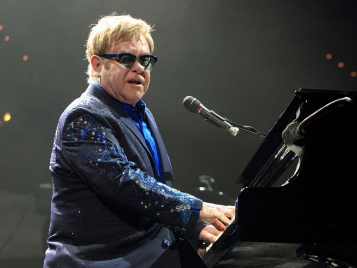 Elton John elkapta a koronavírust