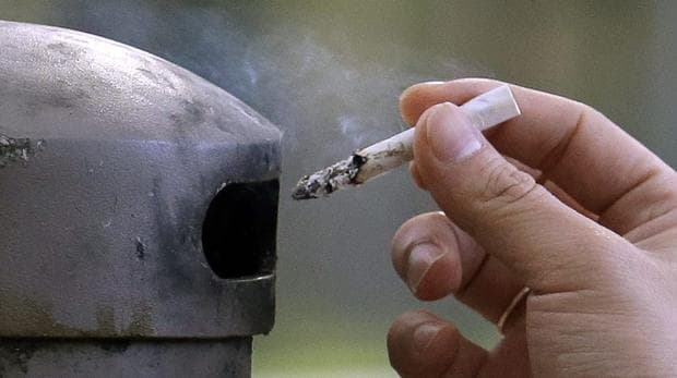 Dohányzási tilalmat vezetnek be a párizsi közparkokban
