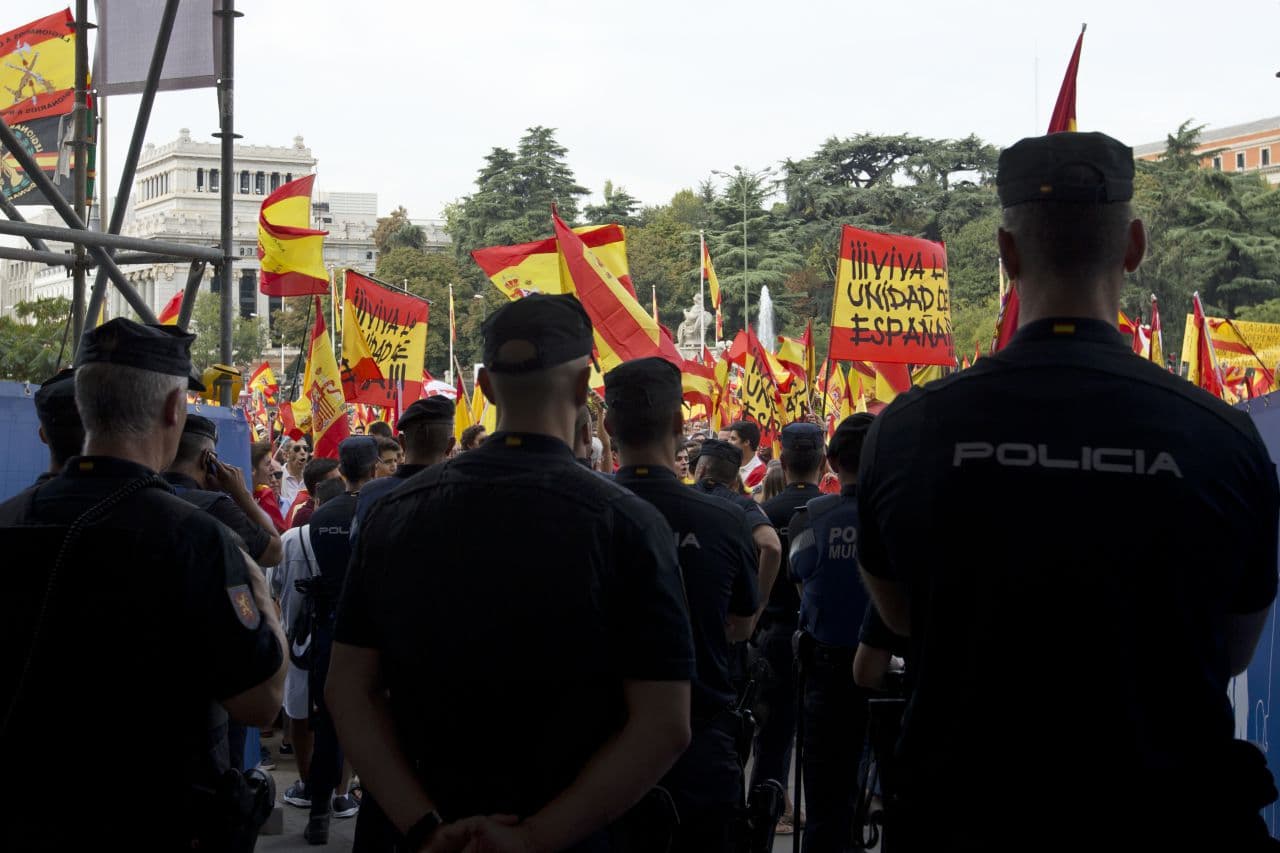 Katalán népszavazás - Már órákkal a kezdés előtt gyülekeznek a szavazni akarók