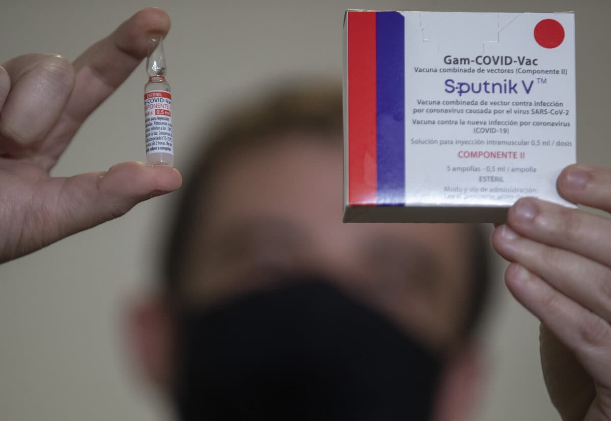 Ukrajna nem fogadja el határátlépéskor a Szputnyik V vakcinával beoltották oltási igazolását
