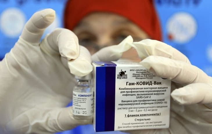 Az egészségügyi minisztérium egyelőre nem tud róla, hogy az oroszok jóváhagyták volna a Szputnyik V szlovákiai használatát