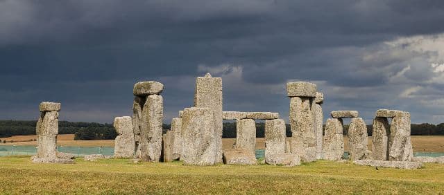 Ősi tárnák óriás körét fedezték fel régészek Stonehenge közelében