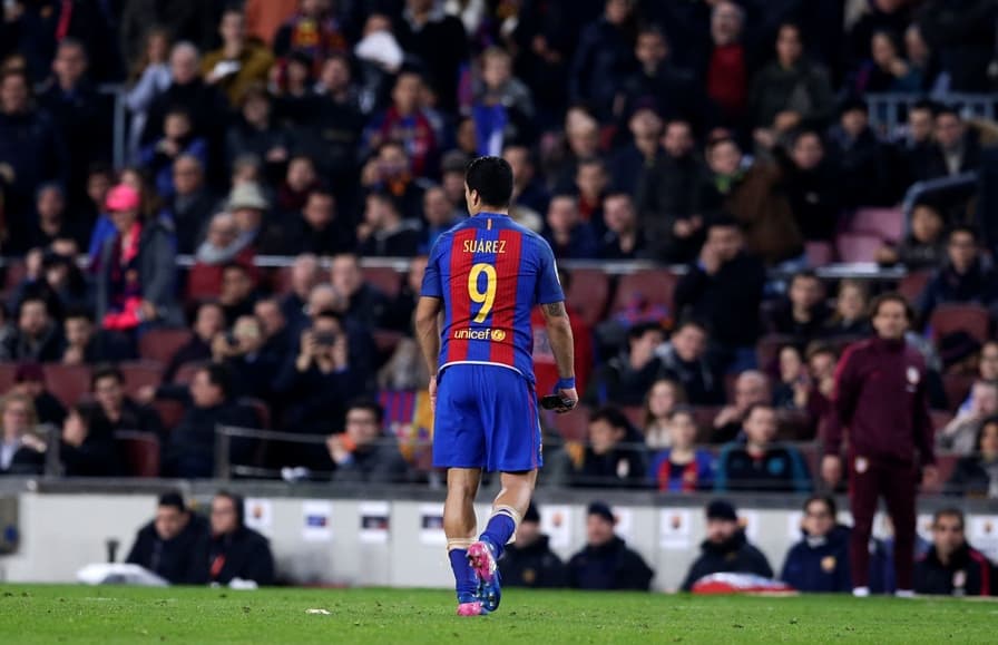 Király Kupa: A könyöklő Suárezt pótolnia kell a Barcának a döntőben