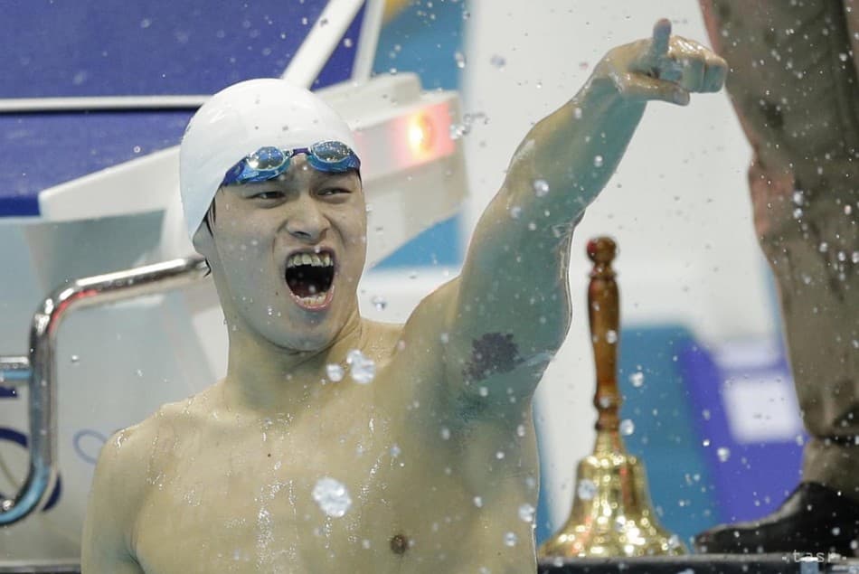 Nyolcéves eltiltást kapott Kína legnépszerűbb sportolója, az olimpiai bajnok úszó, Szun Jang!