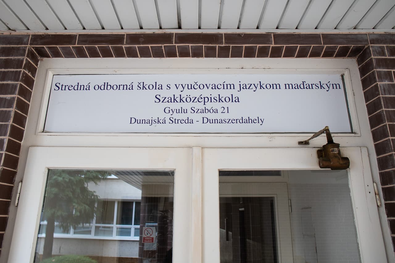 Hozott egy döntést a megye, ami érinti a dunaszerdahelyi középiskolák végzős diákjait is
