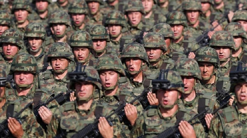 Készültségbe helyezték a szerb hadsereget a Koszovóban történt lövöldözések és robbantások miatt