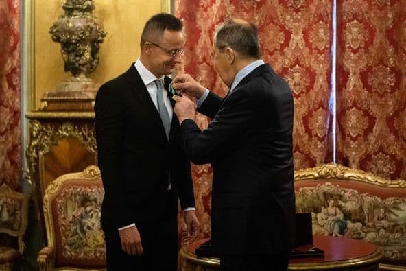 Szijjártó Péter Barátságért kitüntetést kapott orosz kollégájától, Lavrovtól