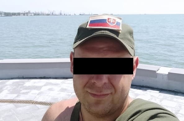 Közzétették egy szlovák férfi fotóját, aki állítólag az oroszok oldalán harcolt Mariupolnál!