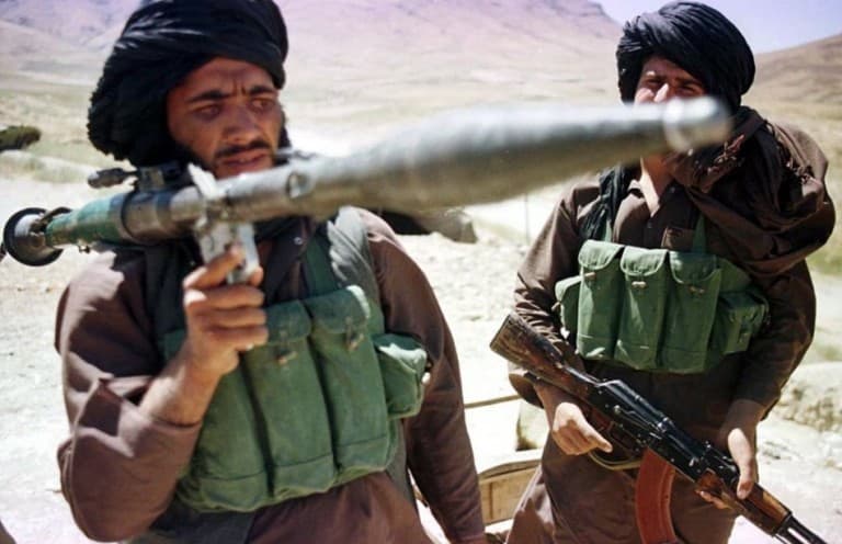 Több afgán katonával végeztek a tálibok