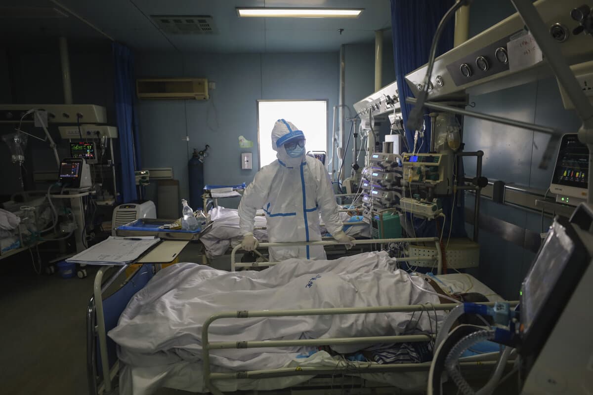 Több mint tízezer egészségügyi dolgozó kapta el a koronavírust Afrikában