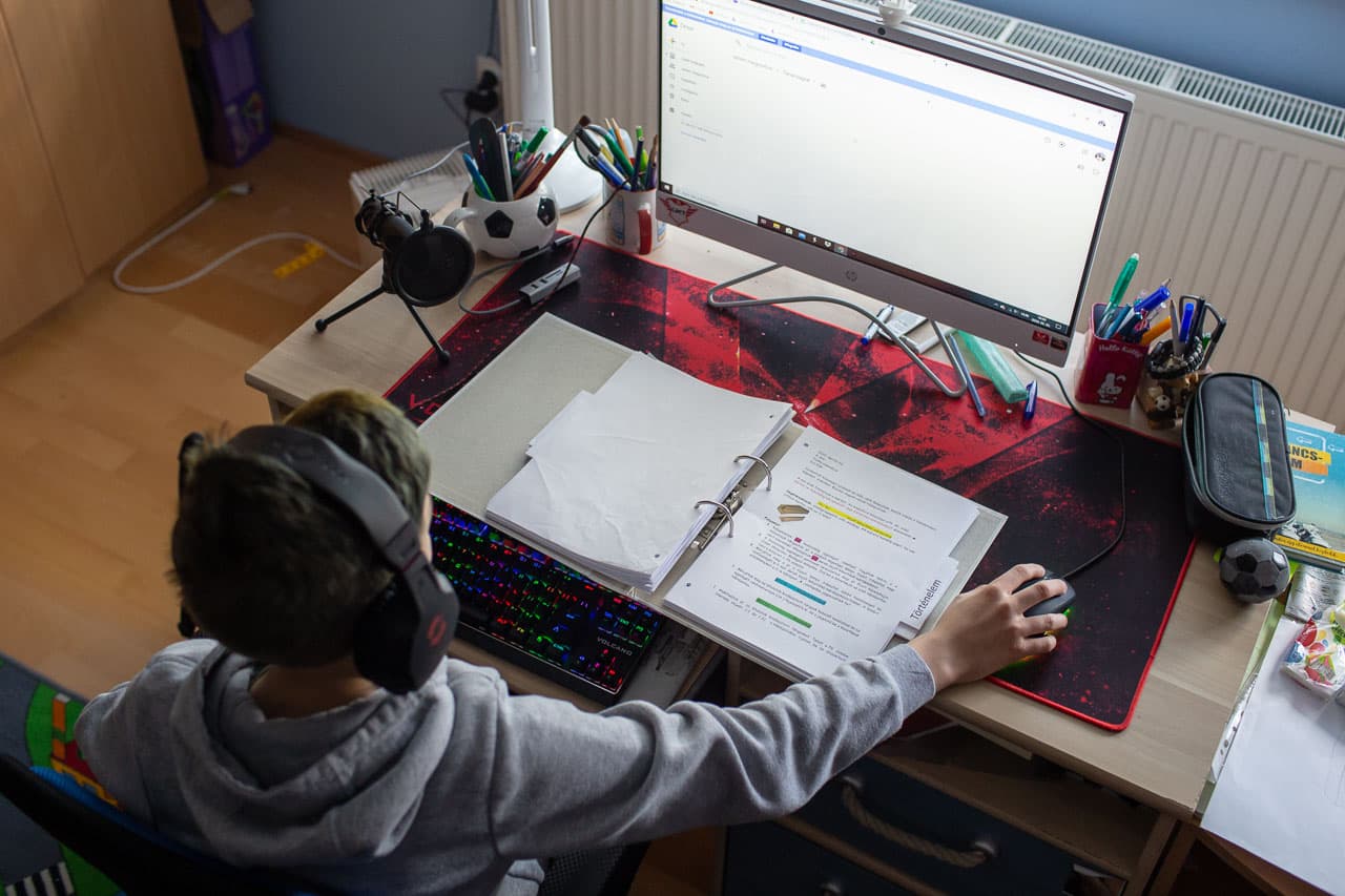 Horvátországban egyre több iskolában állnak át az online oktatásra az omikron miatt