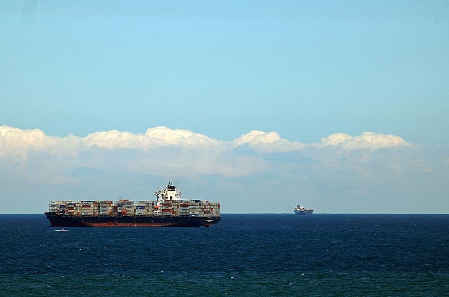 Ég egy teherhajó Kanada partjainál, mérgező gáz szivárog belőle!