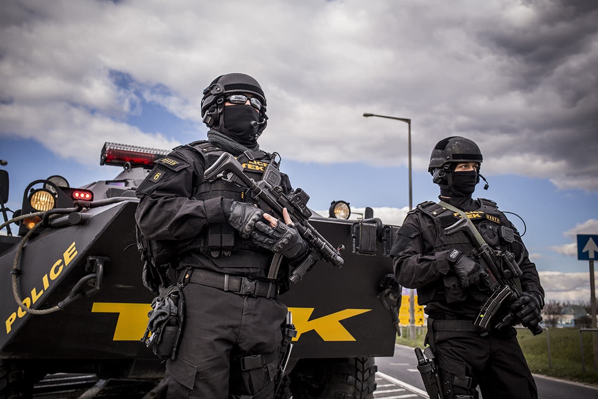 Fegyveres rablás gyanúja miatt több embert elfogott a rendőrség Győrben és Sopronban