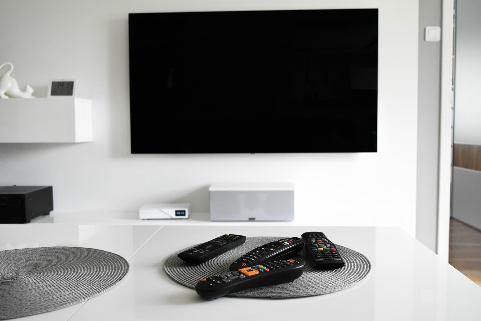 A tévézést sem ússzuk meg olcsóbban: az első szolgáltató már bejelentette az áremelést