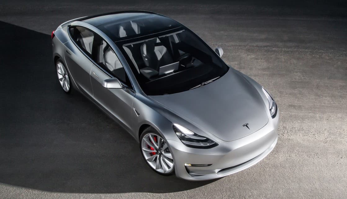 Terv szerint készül a Model 3 piacra dobására a Tesla