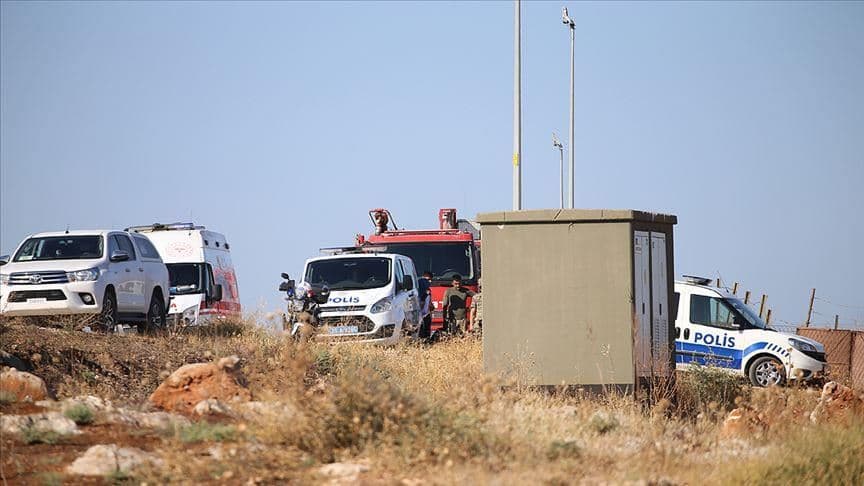 Felborult egy migránsokat szállító katonai teherautó Dél-Törökországban, halottak is vannak