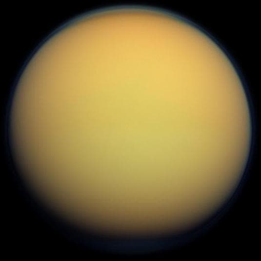 Folyékony metánnal telt tavakat figyeltek meg a Szaturnusz Titán nevű holdján