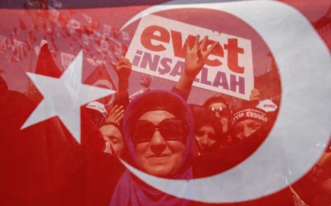 Török puccskísérlet - A kormány a rendkívüli állapot további meghosszabbítását javasolja