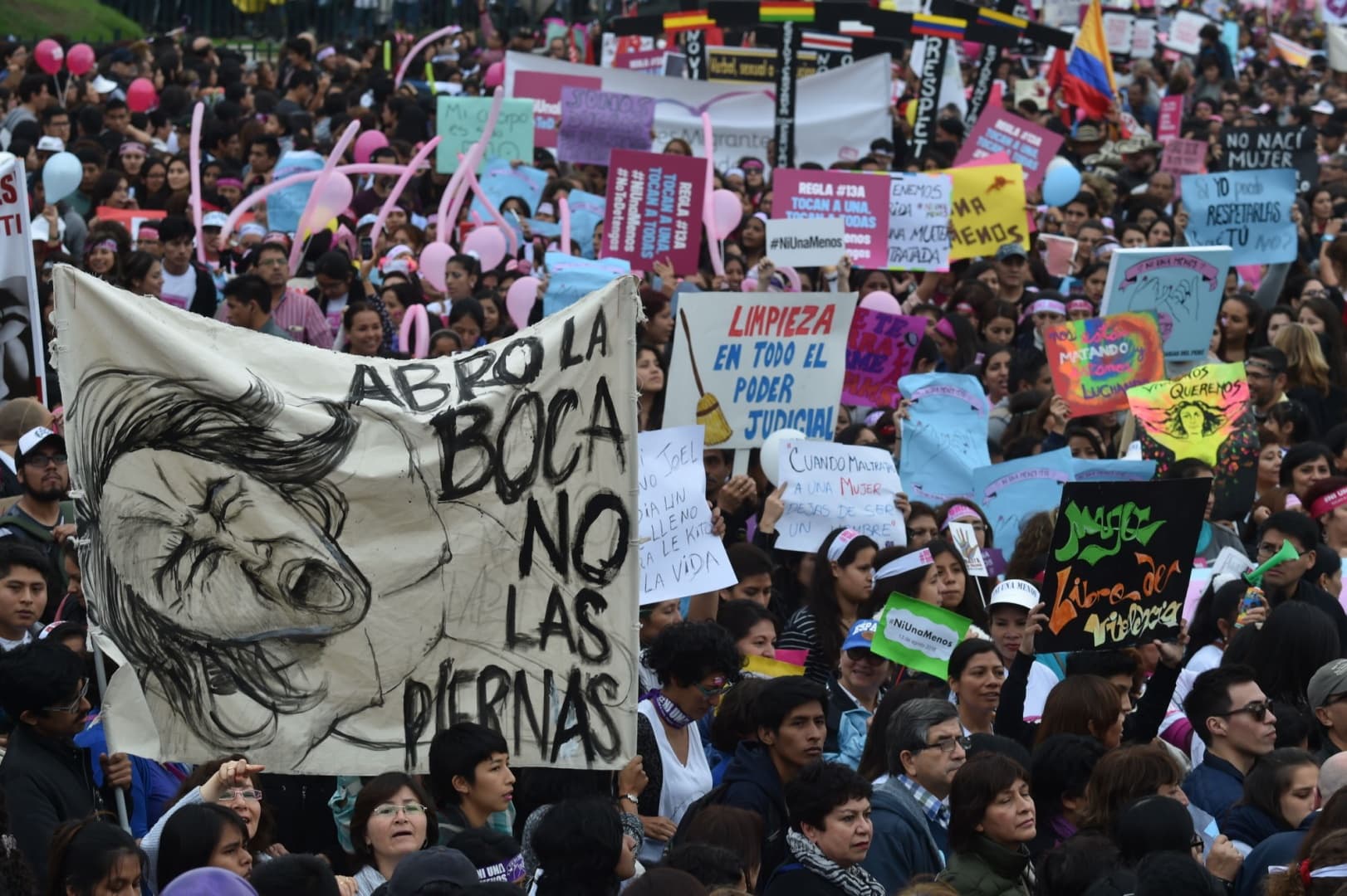 Brazíliában bevetették a hadsereget a sztrájkolók úttorlaszainak felszámolására