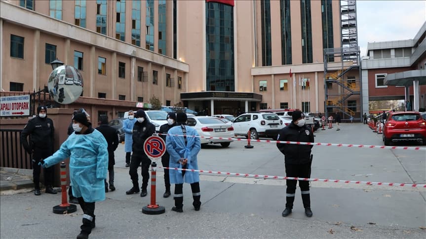 Nyolc Covid-beteg halt meg, miután tűz ütött ki egy török kórház intenzív osztályán