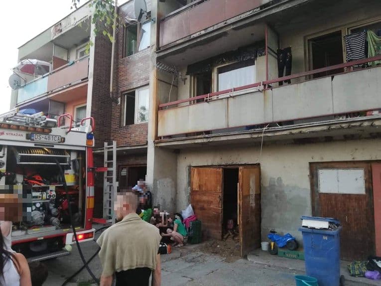 Tűz ütött ki egy lakszakállasi lakóházban!
