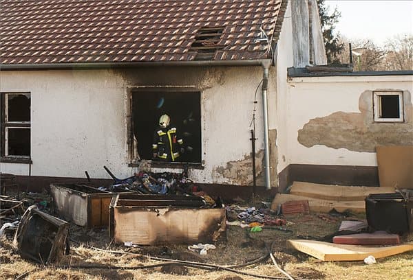 Tűz ütött ki egy Győr melletti szociális otthonban, egy ember meghalt