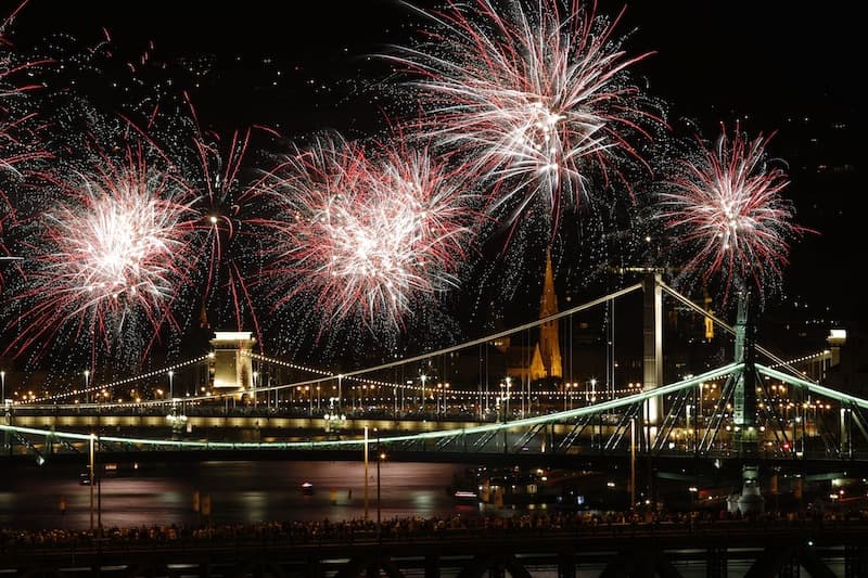 Gyönyörű fotók a budapesti tűzijátékról