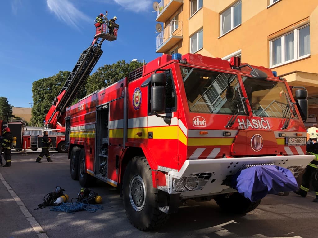 TRAGÉDIA: Tűz ütött ki a lakásában, a hetedikről kiugrott egy nő!