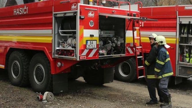 Egy gyerek kapott füstmérgezést, miután tűz ütött ki a házukban