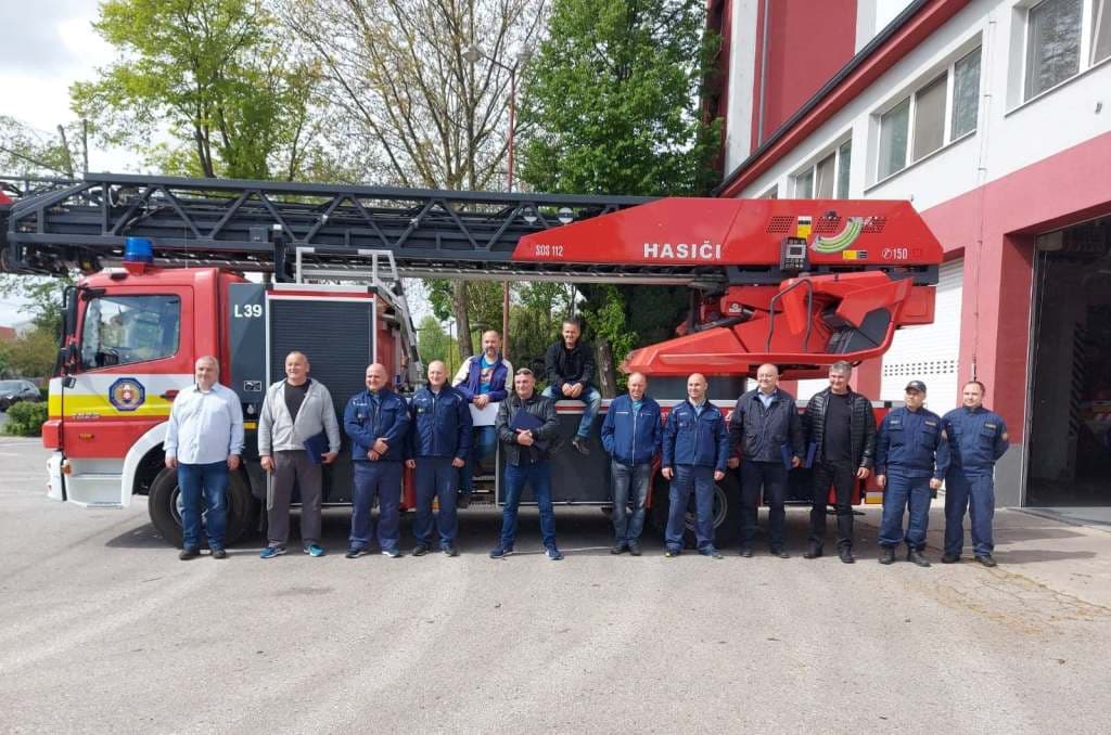 Kilenc nyugdíjazott kollégájukat búcsúztatták a dunaszerdahelyi járási tűzoltók