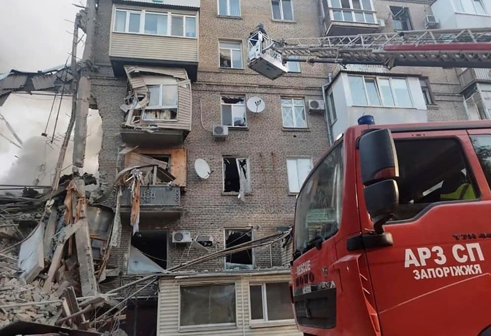 Lakóházat bombázott le hajnalban az orosz hadsereg, 17-en meghaltak