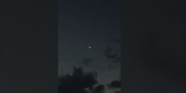Gyűrű formájú ufót láttak az égen (videó)
