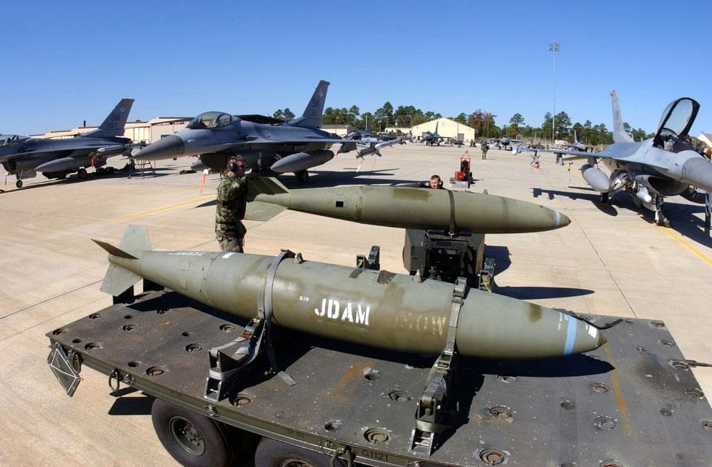 Az ukrán légierő elismerte, hogy nyugati, GPS-irányítású bombákat használnak
