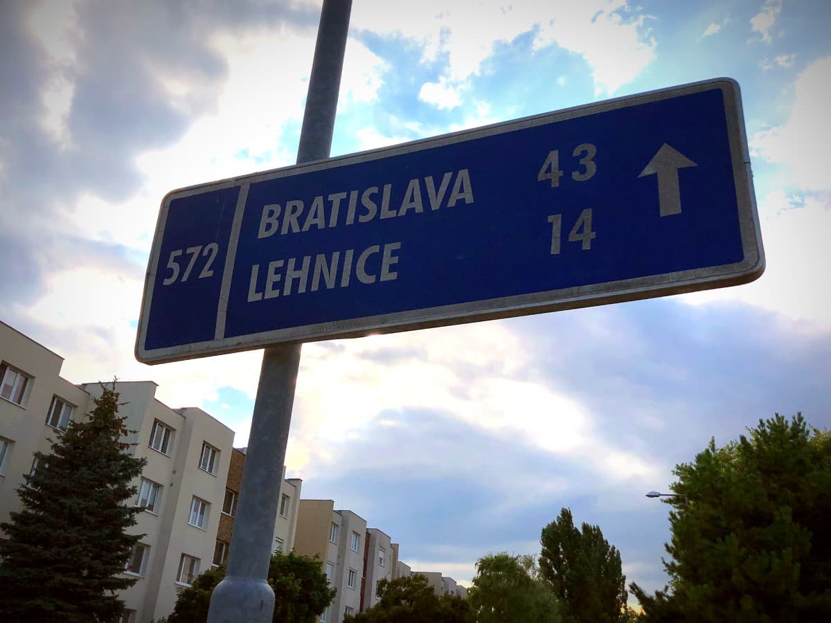 Kétnyelvű közúti jelzőtáblák kihelyezéséről határozott Dunaszerdahely