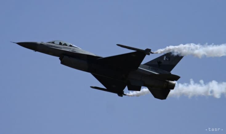 Kaliňák elment Amerikába, hogy átvegyen két F-16-os vadászgépet