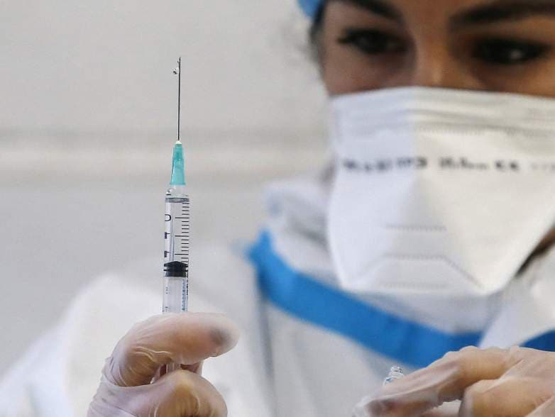 Koronavírus - Az EU jóváhagyta 200 millió adag Novavax vakcina beszerzését