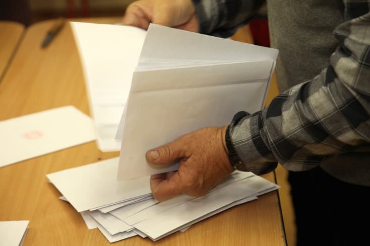 Az exit poll szerint a konzervatívok nyerték az előrehozott görögországi parlamenti választásokat