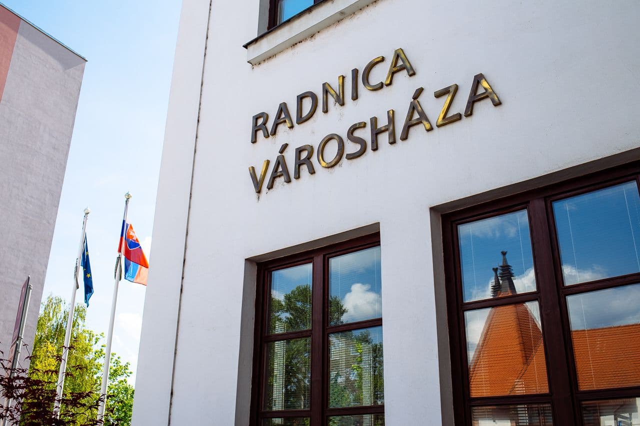 Négy független jelölt indul Hájos Zoltánnal szemben a polgármesteri címért Dunaszerdahelyen