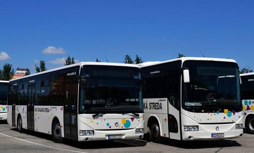 Júliustól kedvezményesen buszozhatnak a családok a Dunaszerdahelyi járásban is