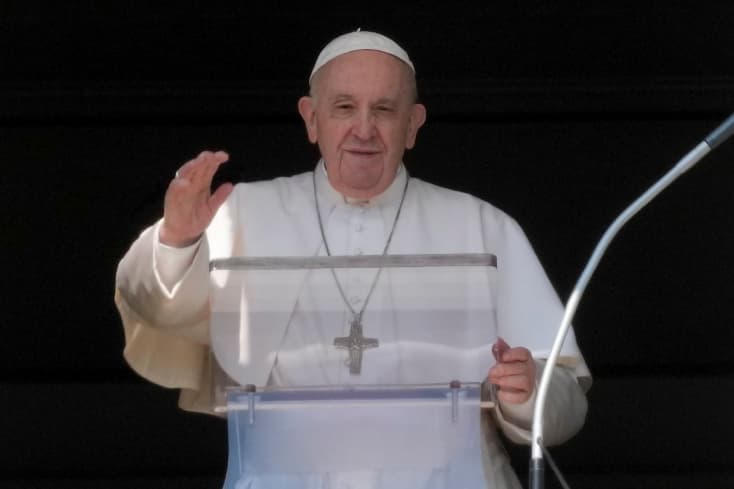 Börtönbe látogatott és megmosta a rabok lábát Ferenc pápa
