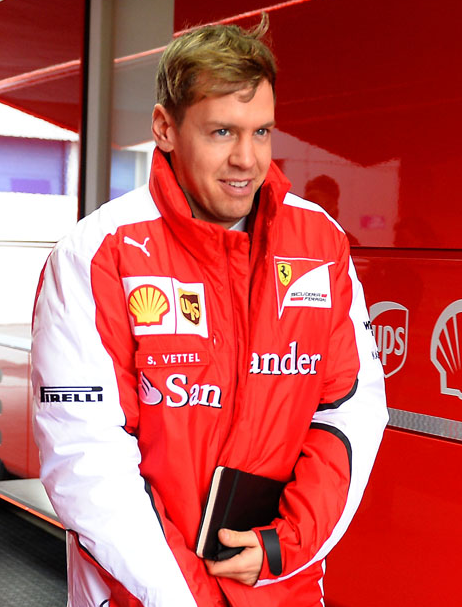 Szingapúri Nagydíj - Dicséri és bírálja a nemzetközi sajtó Sebastian Vettelt