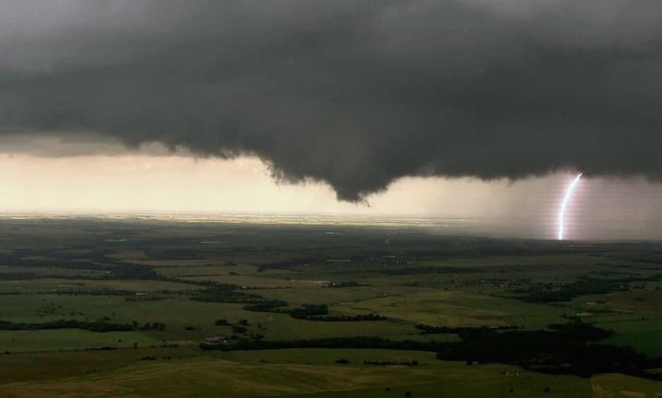 Nem tudnak mondani a meteorológusok olyan helyet Szlovákiában, amit szombaton elkerülne a vihar