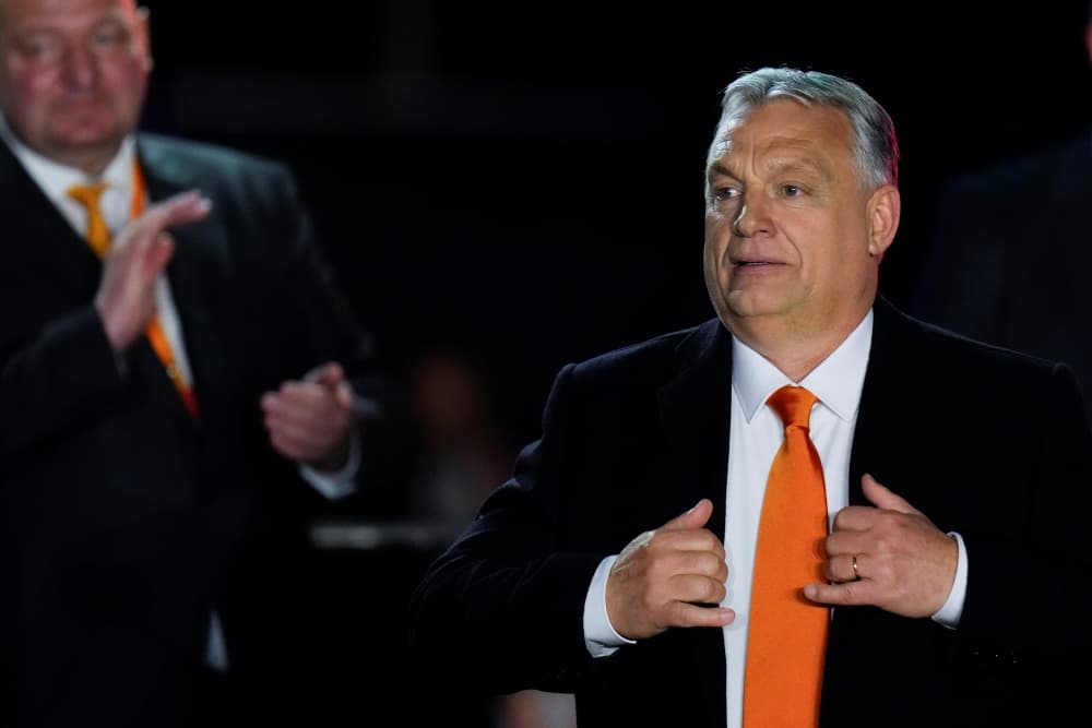 Komoly fizetésemelést kap Orbán Viktor, és ezentúl ő dönti el, melyik embere mennyit keres