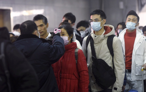 Kínában hétfőtől tilos lesz csoportosan utazni bel-és külföldre