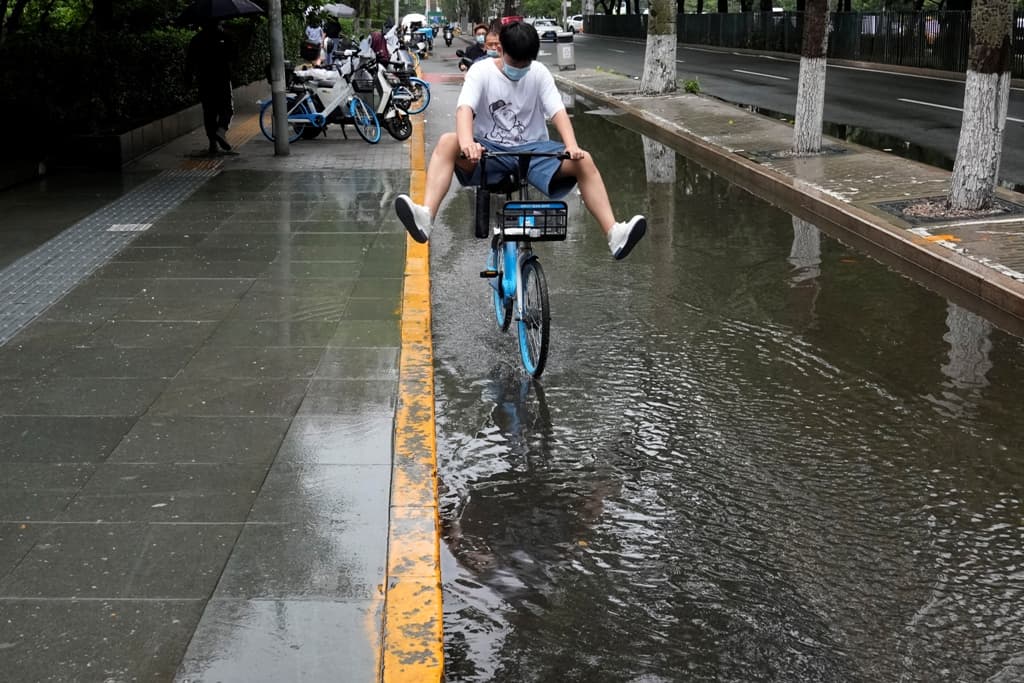 Sokan meghaltak az áradások és az extrém hőség következtében Kínában