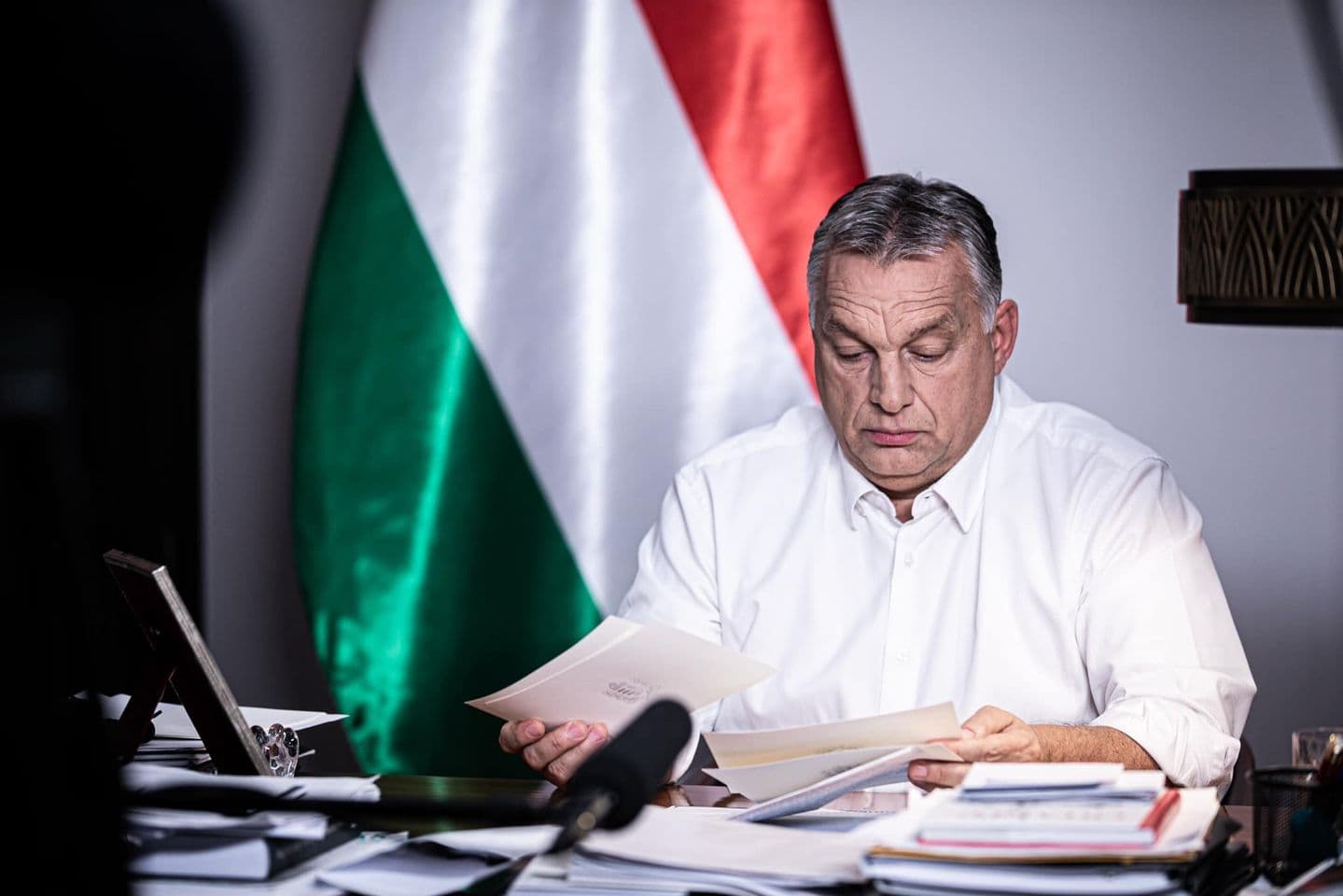 Rendkívüli jogrend Magyarországon: "éjfélig mindenkinek haza kell érnie"
